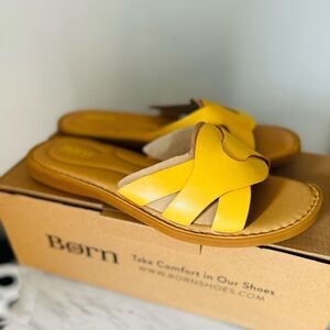 Born Isabella Slide Leather Sandal, Cushioned Comfort Shoe, Size 10, Yellow, NWT